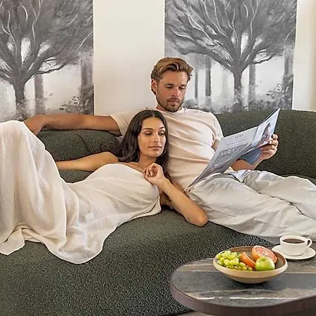 Cali & Designed For Adults By Louis Ξενοδοχείο